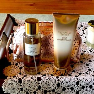 Victoria’s Secret Makeup Case & Mist w/Lotion! NWT